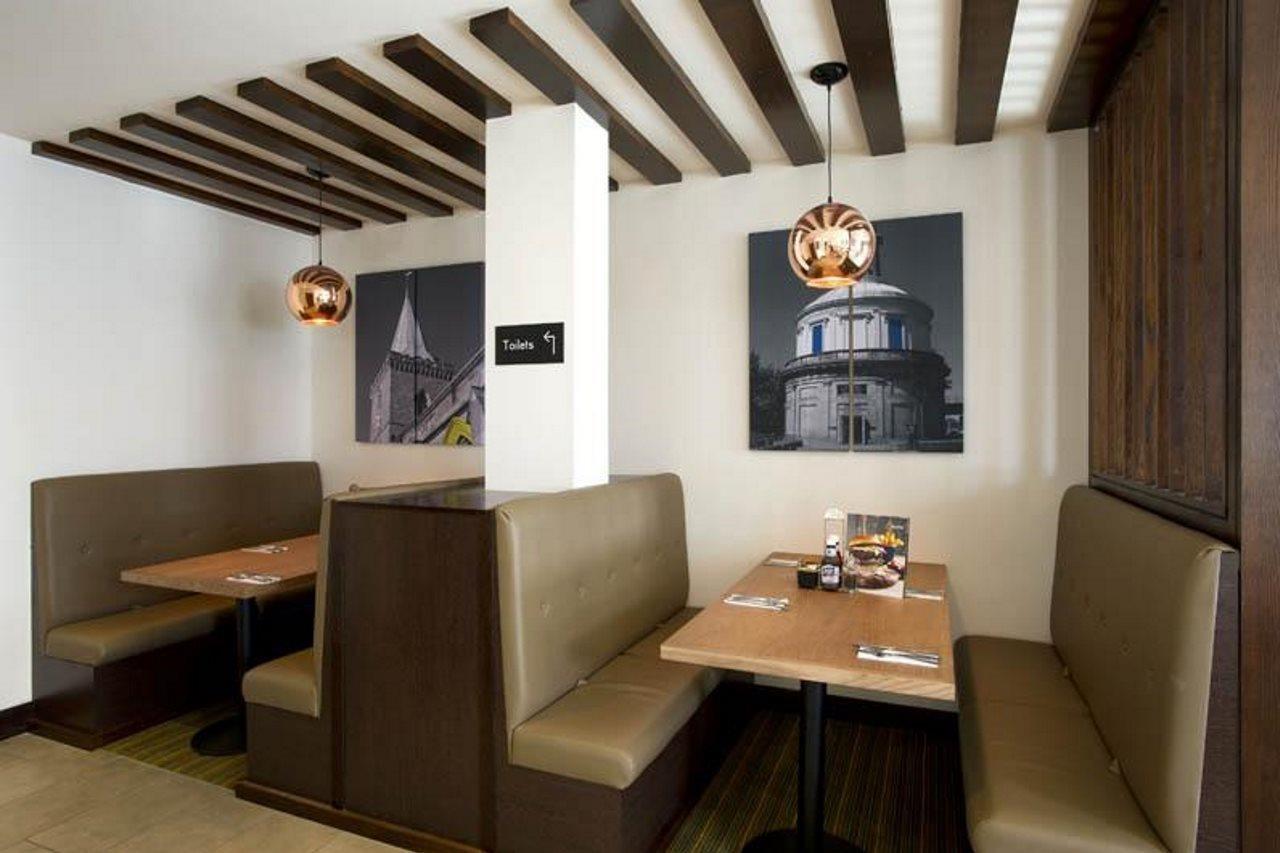 Premier Inn Perth City Centre エクステリア 写真